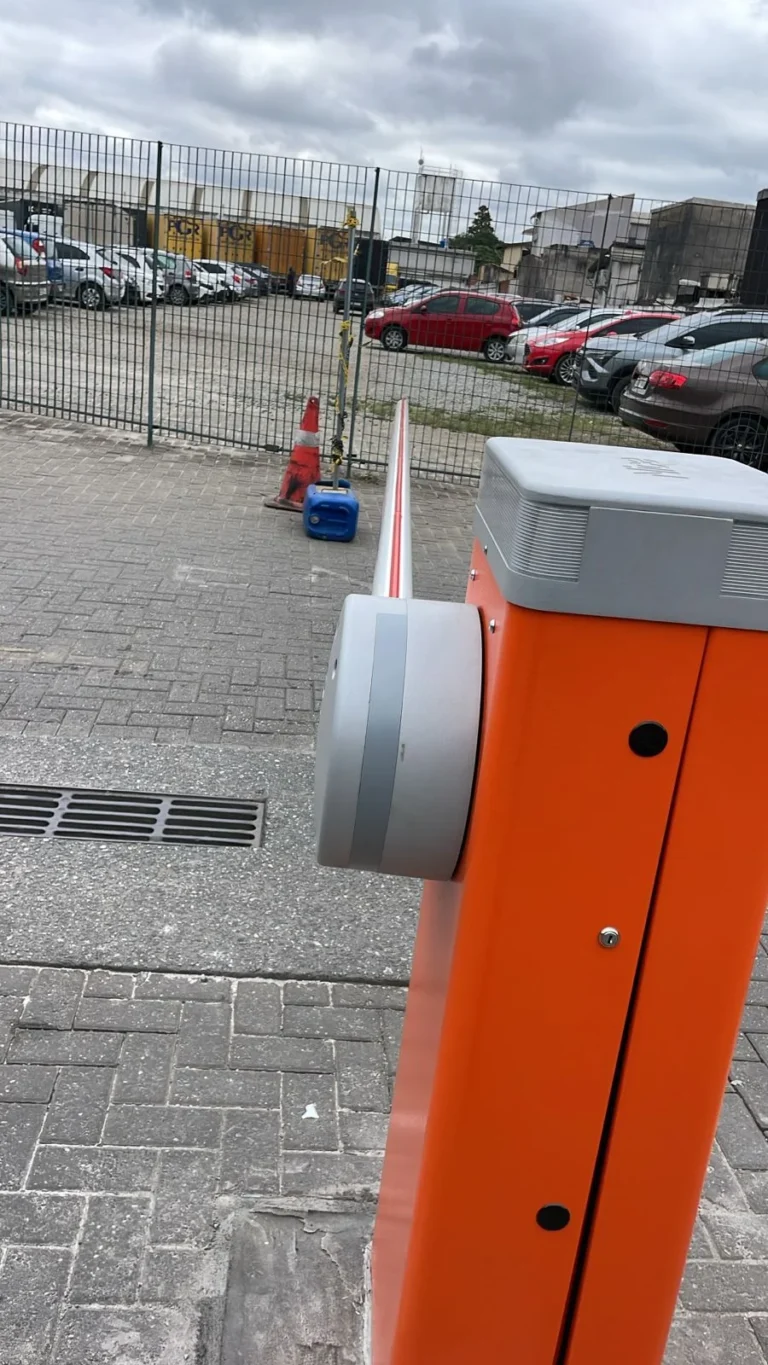 Cancela de controle de acesso veicular