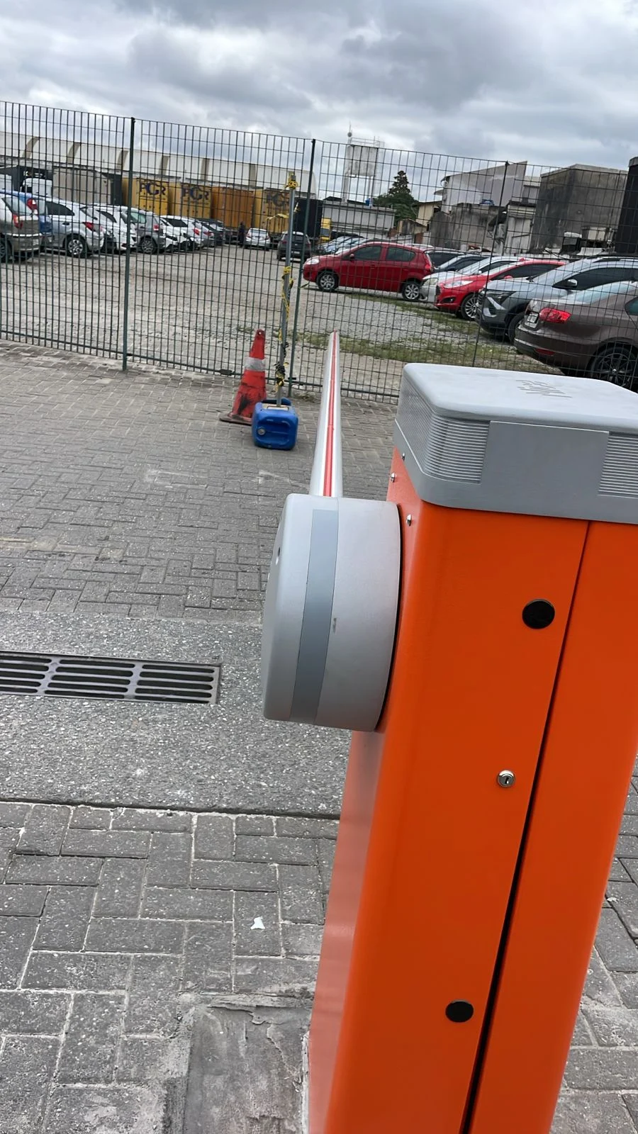 Cancela de controle de acesso veicular